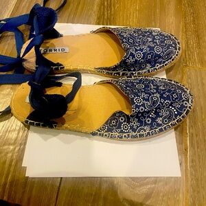 Womens flats size 9.5 Torrid
